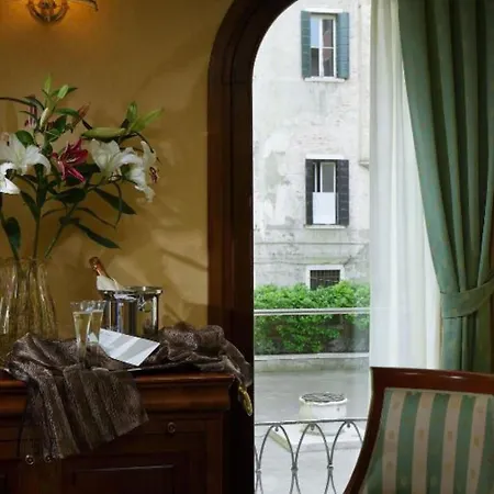 Anastasia Hotel