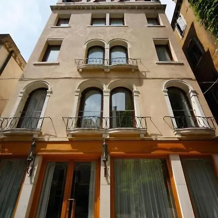 Anastasia Hotel
